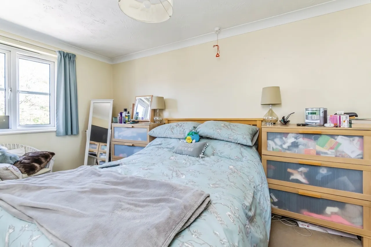 Hillcroft Court, Chaldon Road, Caterham, Surrey, CR3, photo 17