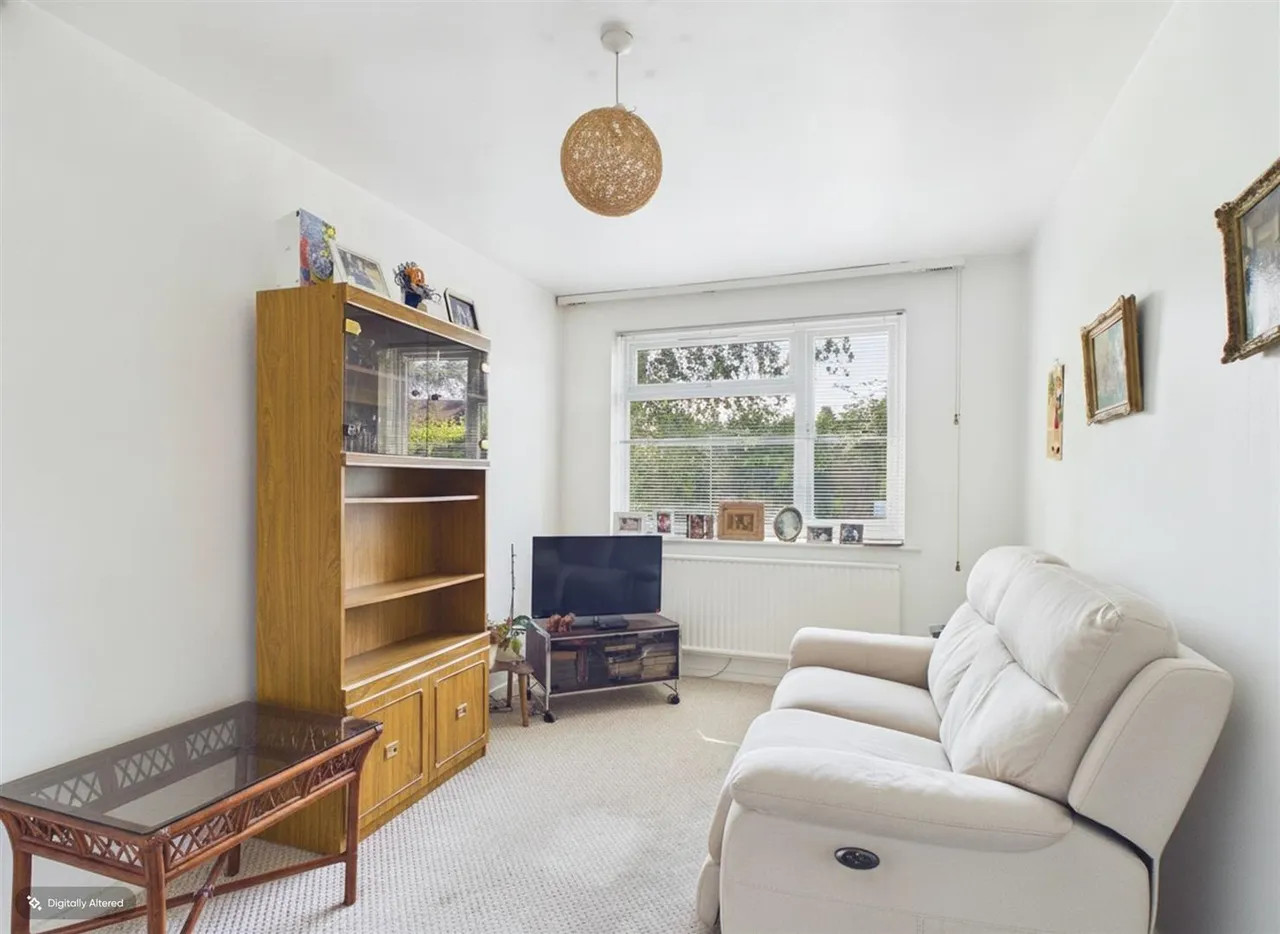 Dudley House, Stratton Close, Edgware, photo 5