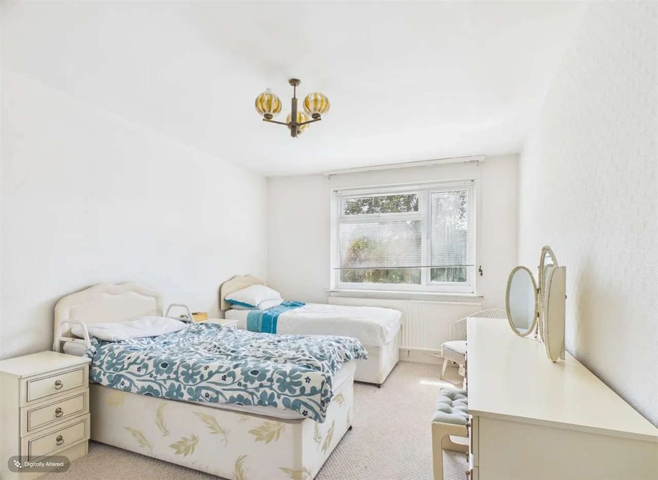 Dudley House, Stratton Close, Edgware, photo 4