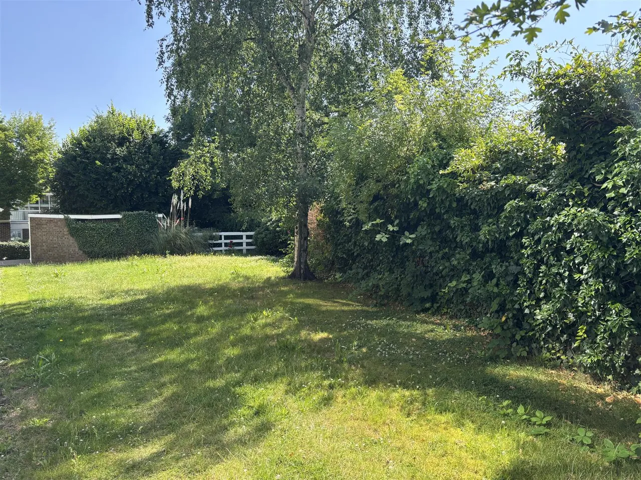 Dudley House, Stratton Close, Edgware, photo 9