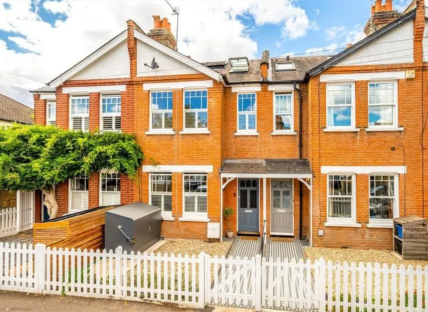 3 bed house for sale — Blackmores Grove, Teddington, TW11