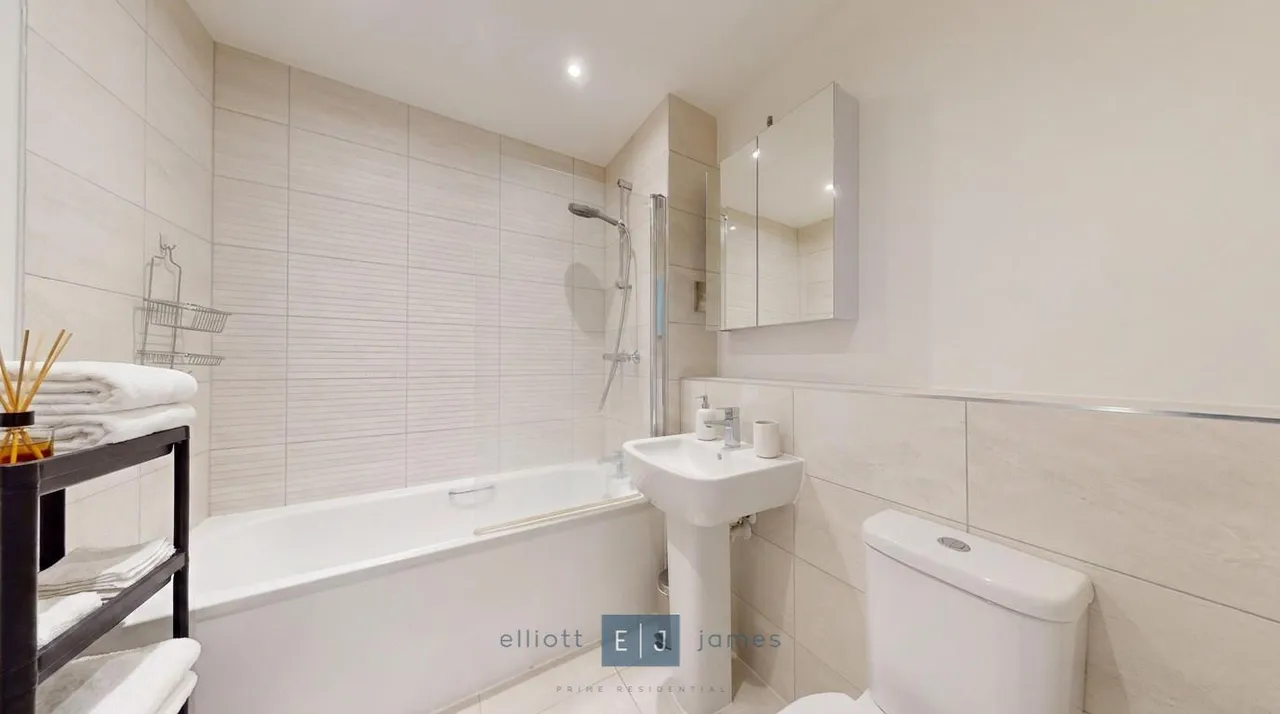 Epping Gate, Borders Lane, Loughton, photo 7