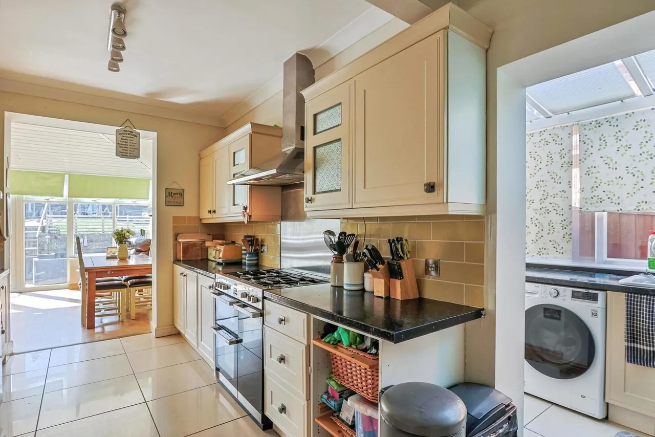 Blandford Road, Poole, BH15, photo 9