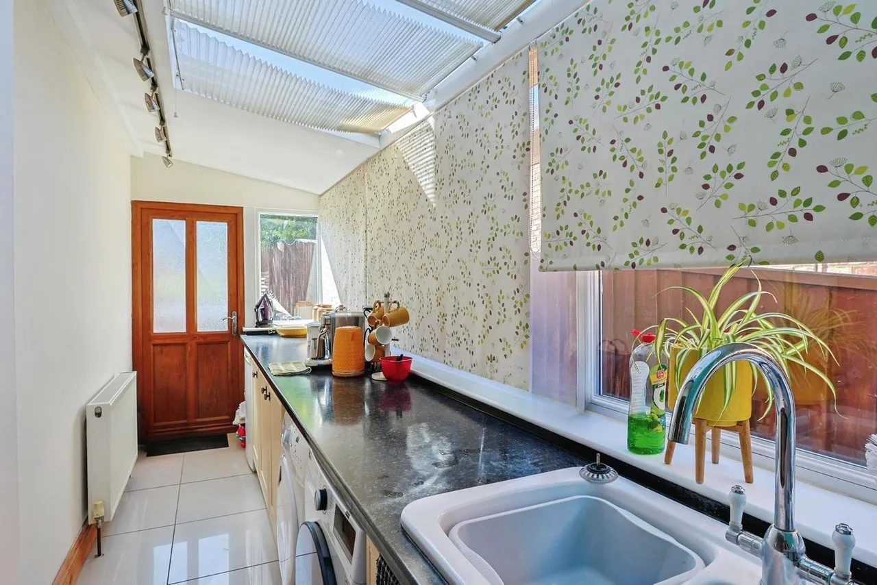 Blandford Road, Poole, BH15, photo 24