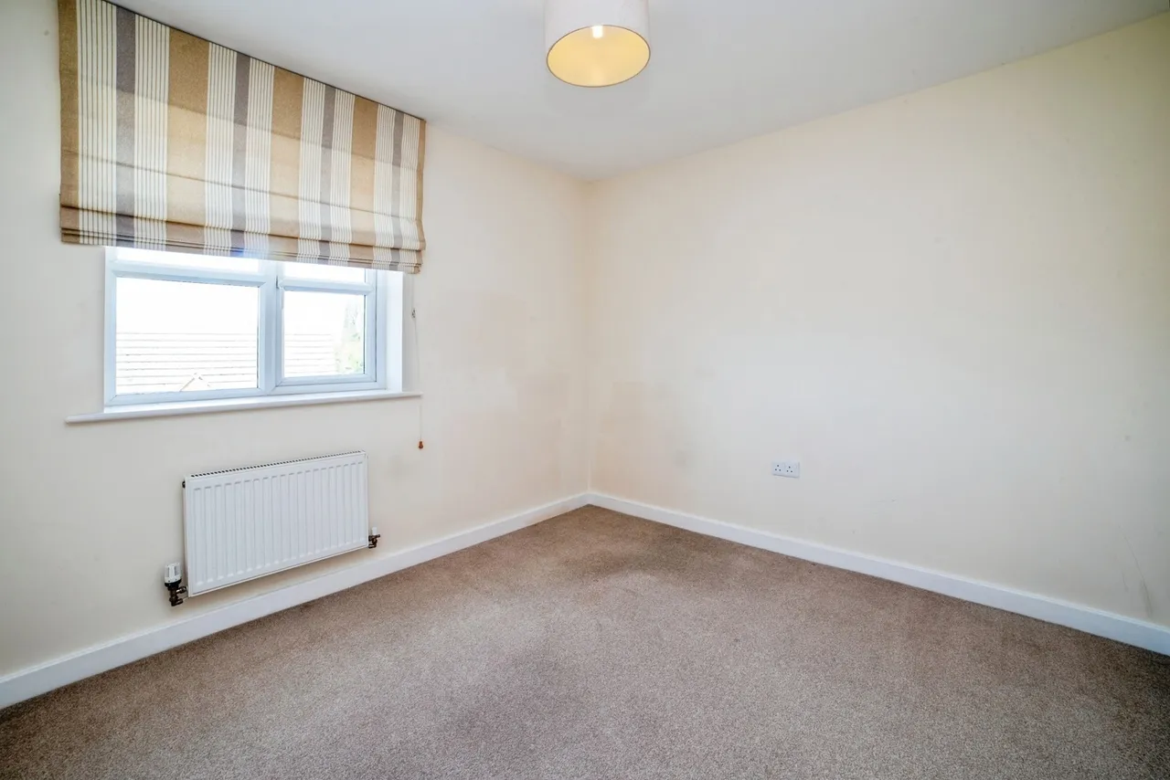 Bennet Drive, Kirkby-in-Ashfield, NG17, photo 9