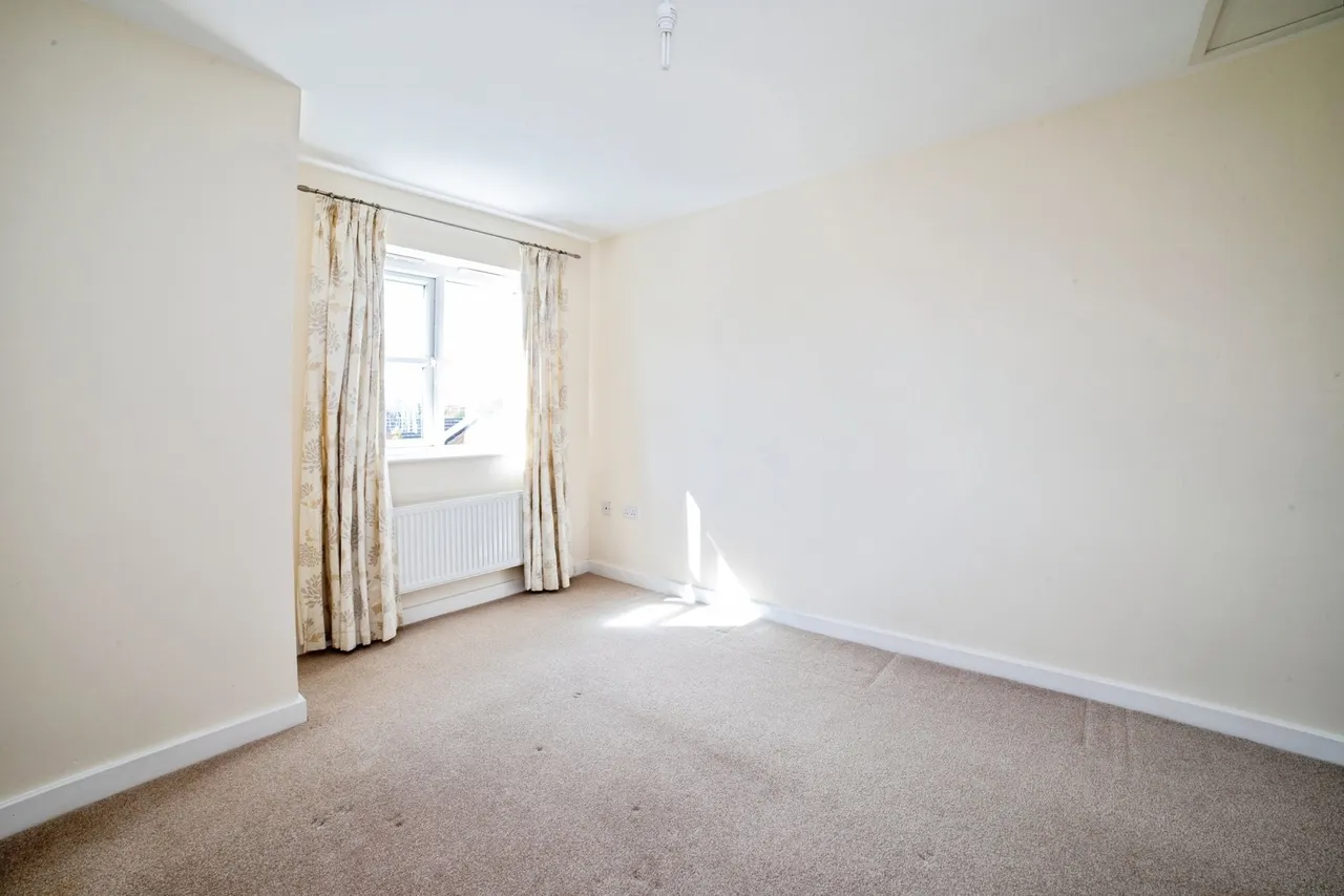 Bennet Drive, Kirkby-in-Ashfield, NG17, photo 11