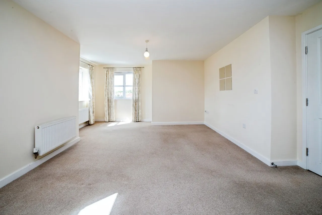 Bennet Drive, Kirkby-in-Ashfield, NG17, photo 8