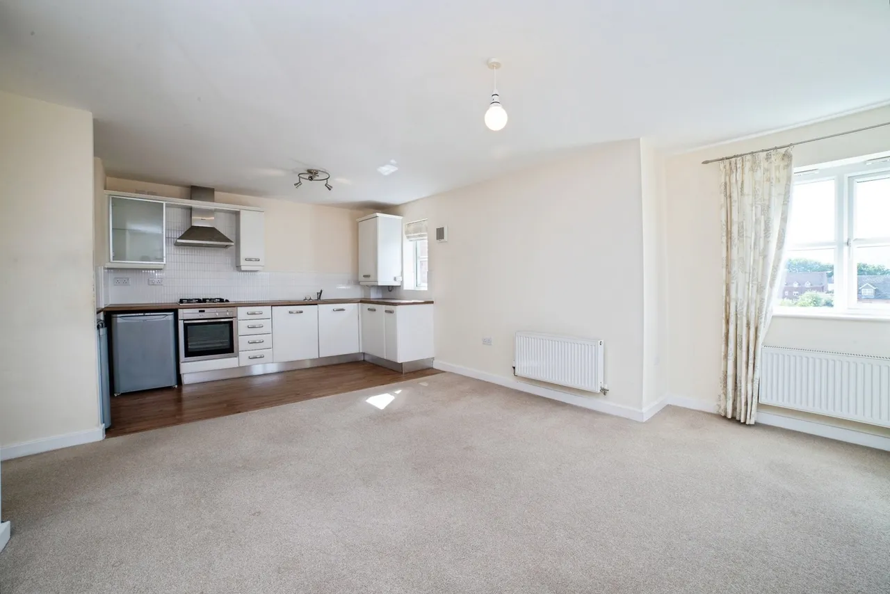 Bennet Drive, Kirkby-in-Ashfield, NG17, photo 2