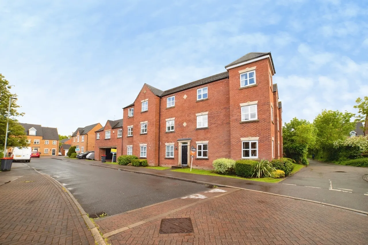 2 bed flat for sale, Bennet Drive, Kirkby-in-Ashfield, NG17