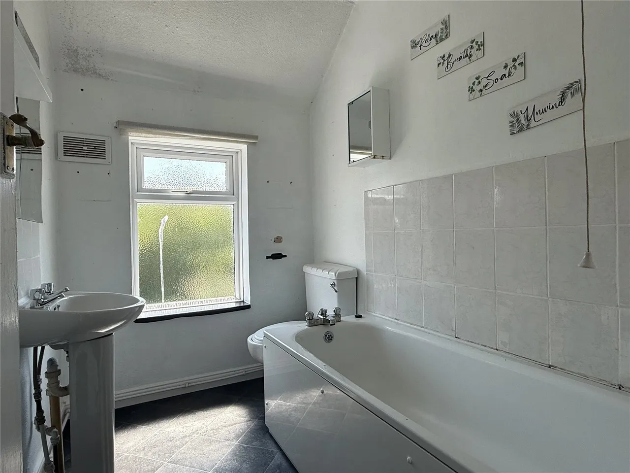 New Road, Sheerness, ME12, photo 12