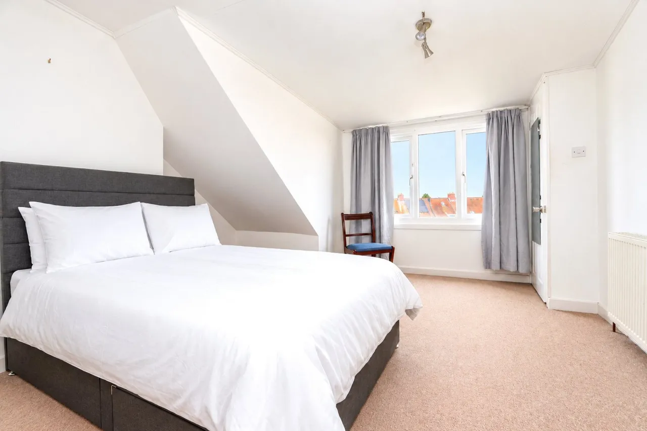 Gloucester Road, Staple Hill, BS16, photo 14