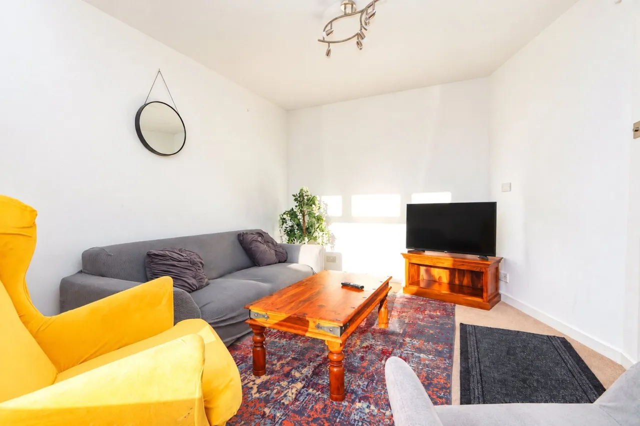 Gloucester Road, Staple Hill, BS16, photo 10