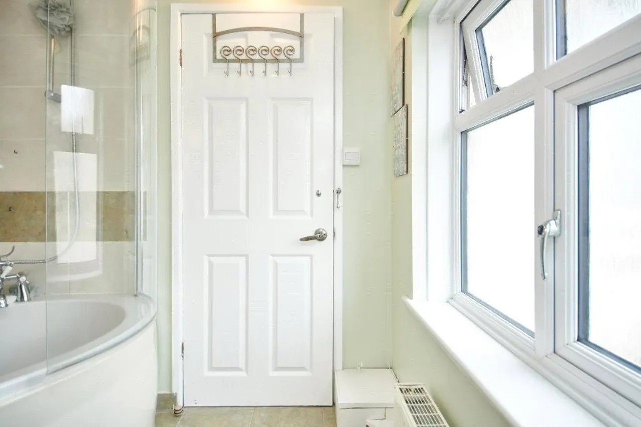 Gloucester Road, Staple Hill, BS16, photo 20