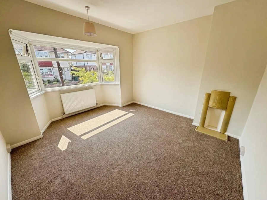 Avenue Road, Sileby, LE12, photo 19