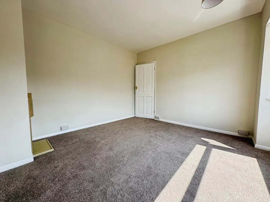 Avenue Road, Sileby, LE12, photo 18