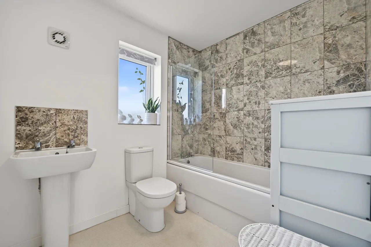 Stoneyford Road, Overseal, DE12, photo 17