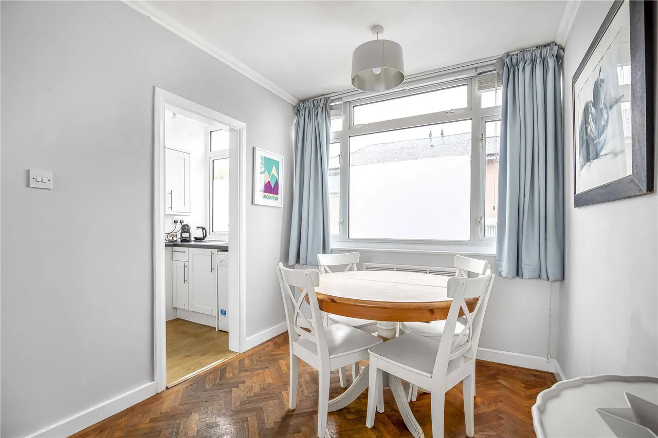 Wandsworth Bridge Road, London, SW6, photo 6