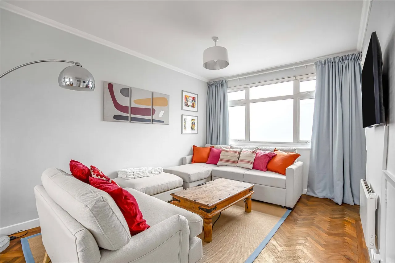 Wandsworth Bridge Road, London, SW6, photo 5