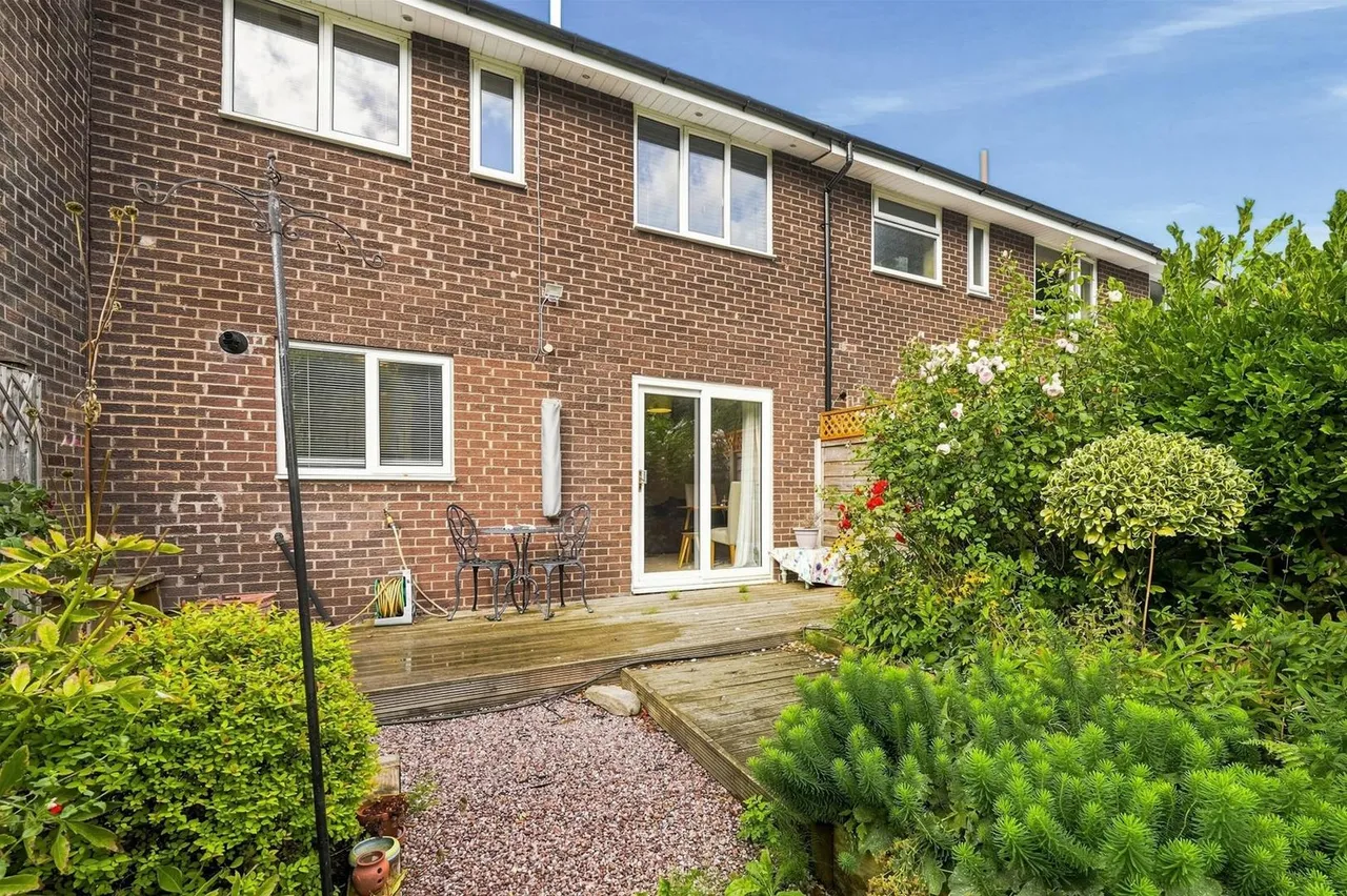 Vine Street, Bollington, photo 16