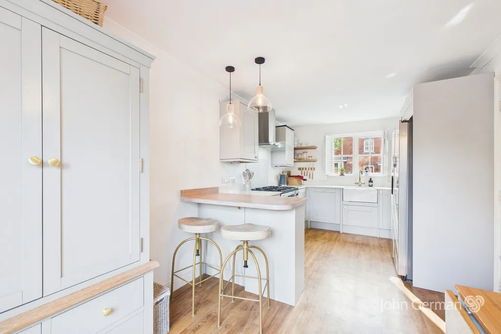 Needwood Avenue, Rolleston-on-Dove, photo 5
