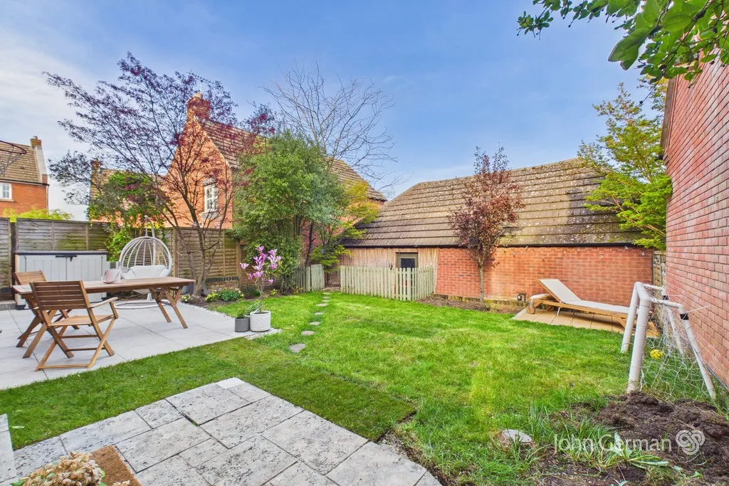 Needwood Avenue, Rolleston-on-Dove, photo 2