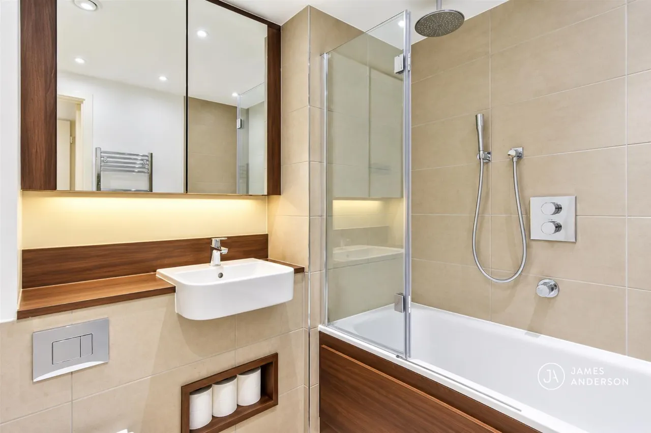 Pipit Drive, London, SW15, photo 6