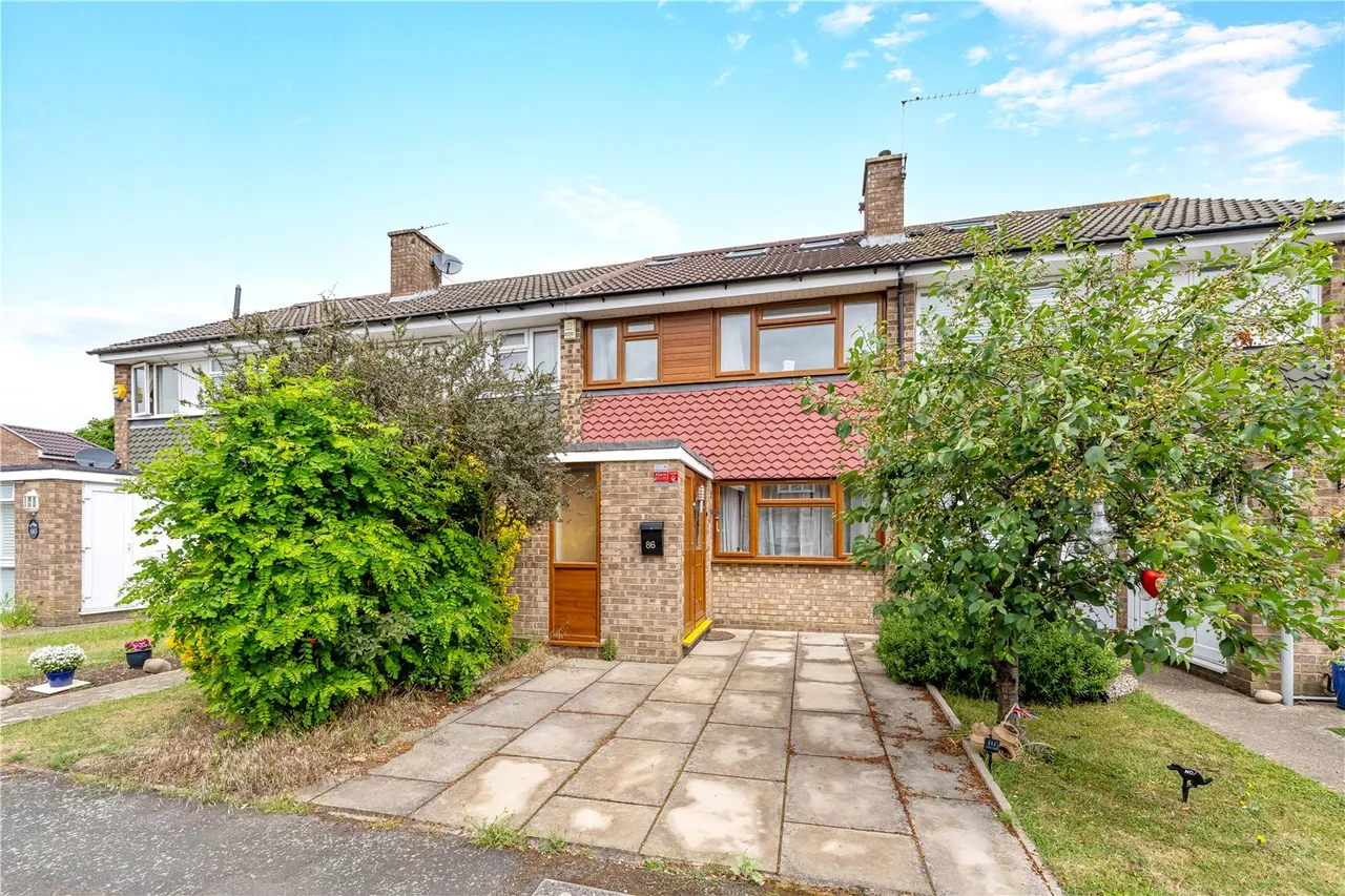 4 bed house for sale — Wordsworth Road, Hampton, TW12 1ES