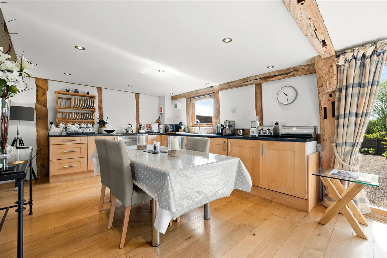 A semi-detached two bedroom bespoke barn conversion with character and charm in a quiet courtyard setting close to open, photo 8
