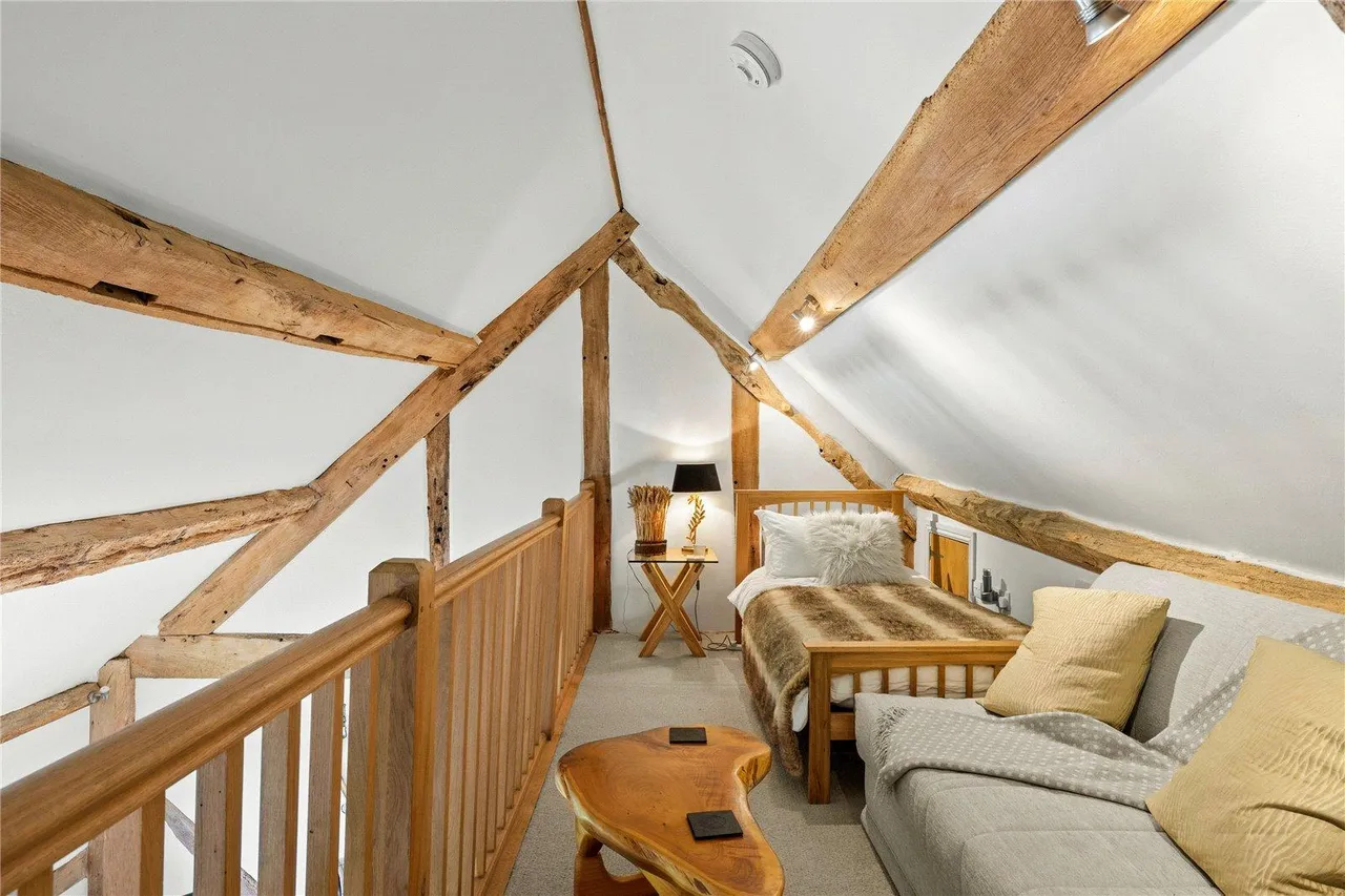 A semi-detached two bedroom bespoke barn conversion with character and charm in a quiet courtyard setting close to open, photo 27