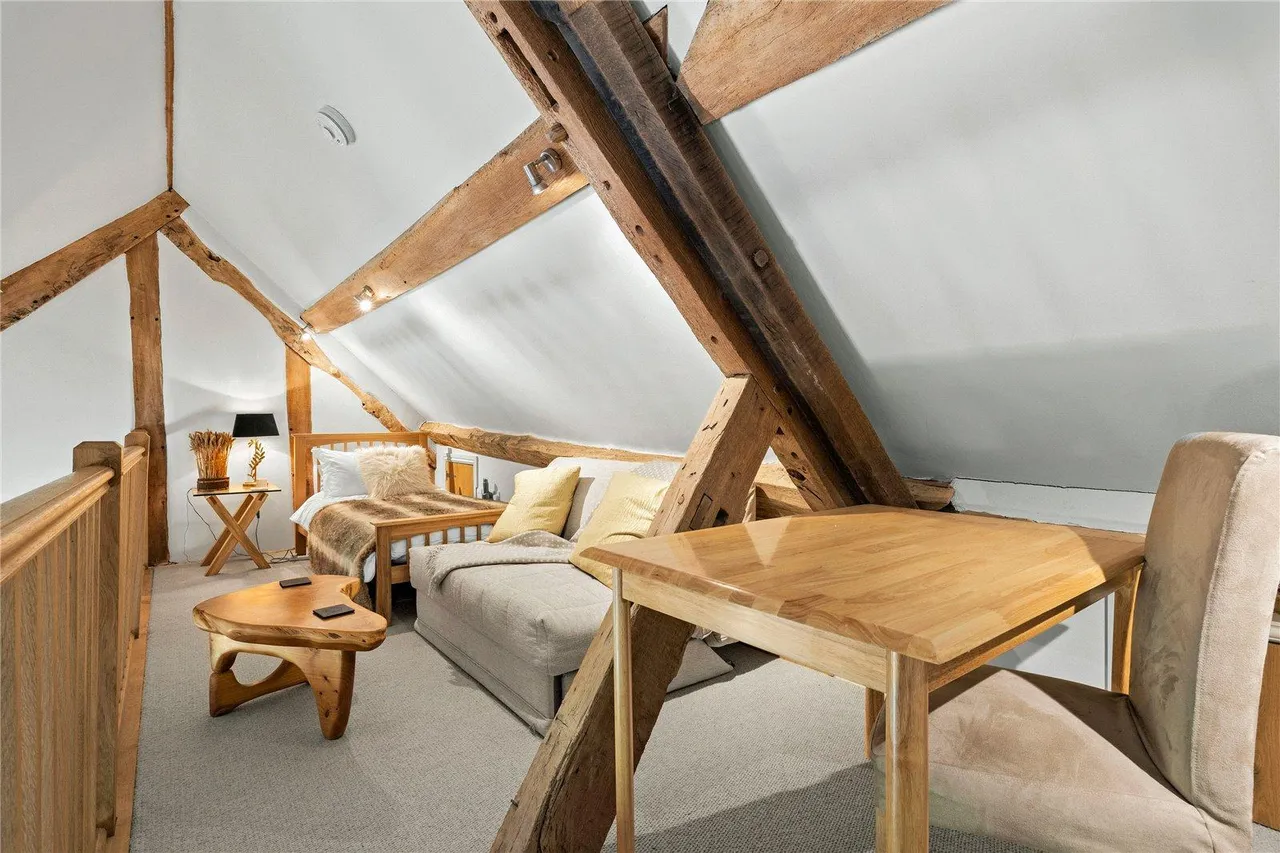 A semi-detached two bedroom bespoke barn conversion with character and charm in a quiet courtyard setting close to open, photo 26