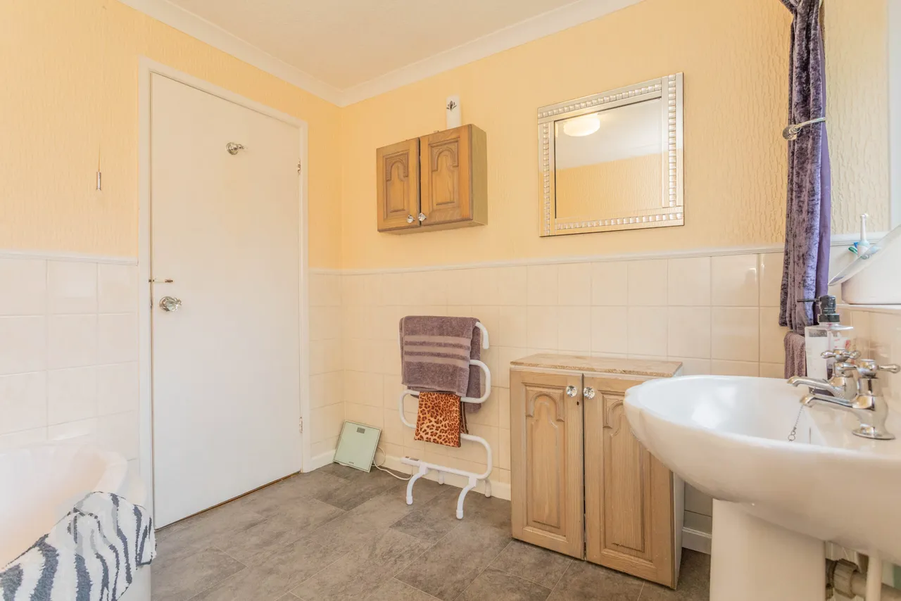 Radcliffe Avenue, Culcheth, Warrington, WA3 4NL, photo 19