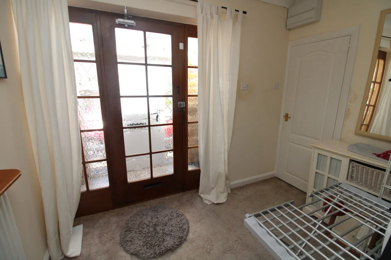 Hall Avenue, Rushden, Rushden, NN10 9ES, photo 13