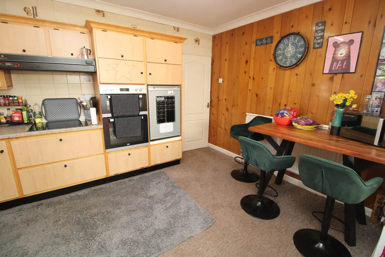 Hall Avenue, Rushden, Rushden, NN10 9ES, photo 7