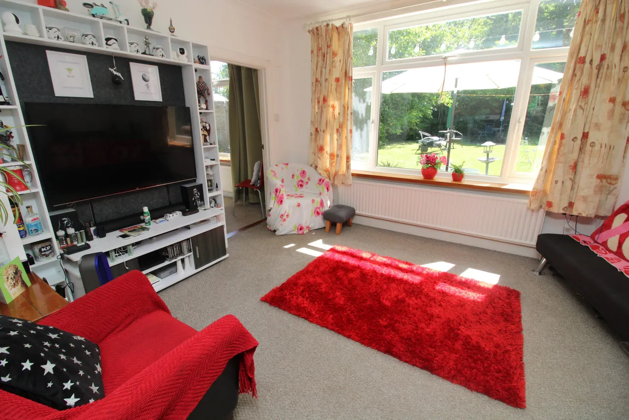 Hall Avenue, Rushden, Rushden, NN10 9ES, photo 5