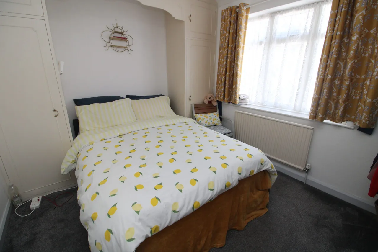Hall Avenue, Rushden, Rushden, NN10 9ES, photo 9