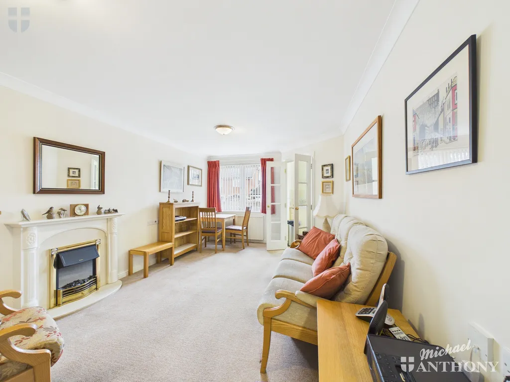 Pearl Court, Croft Road, Aylesbury, HP21 7BY, photo 6