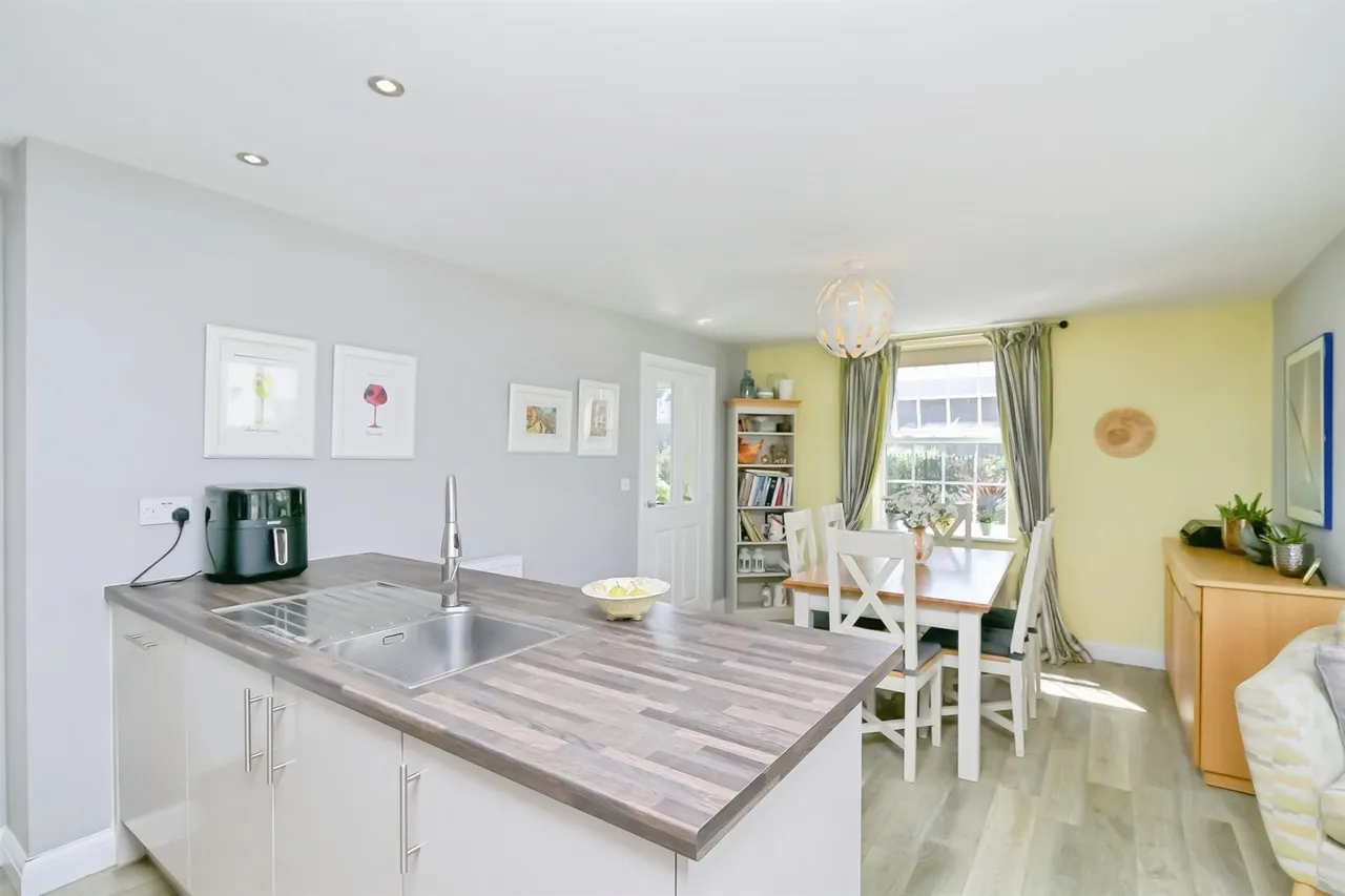 St. James Road, Cowbridge, CF71, photo 7
