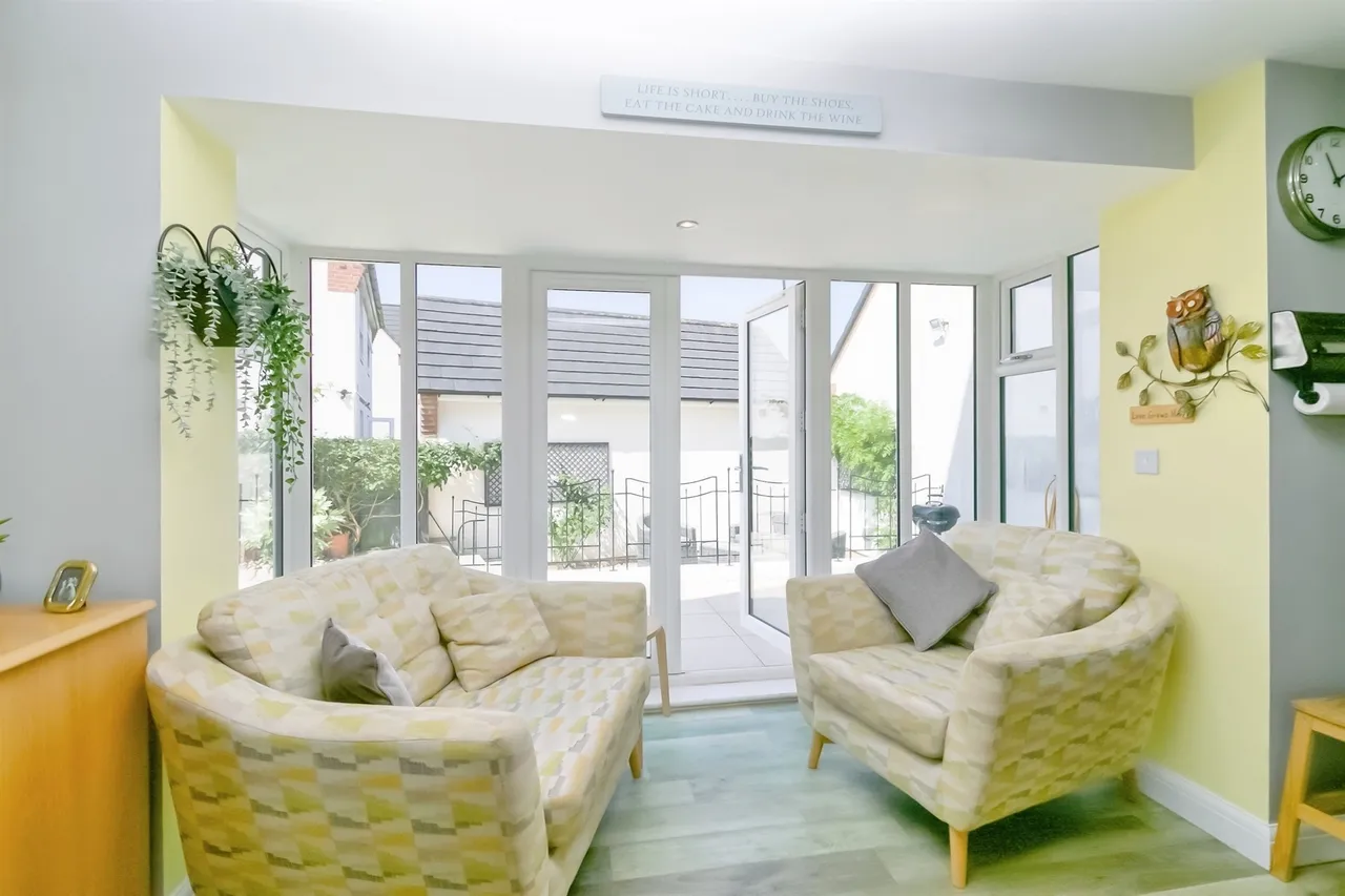 St. James Road, Cowbridge, CF71, photo 8