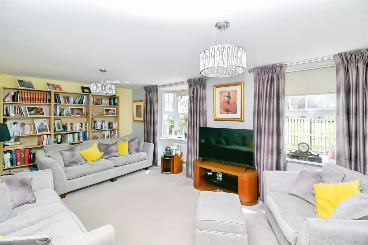 St. James Road, Cowbridge, CF71, photo 5