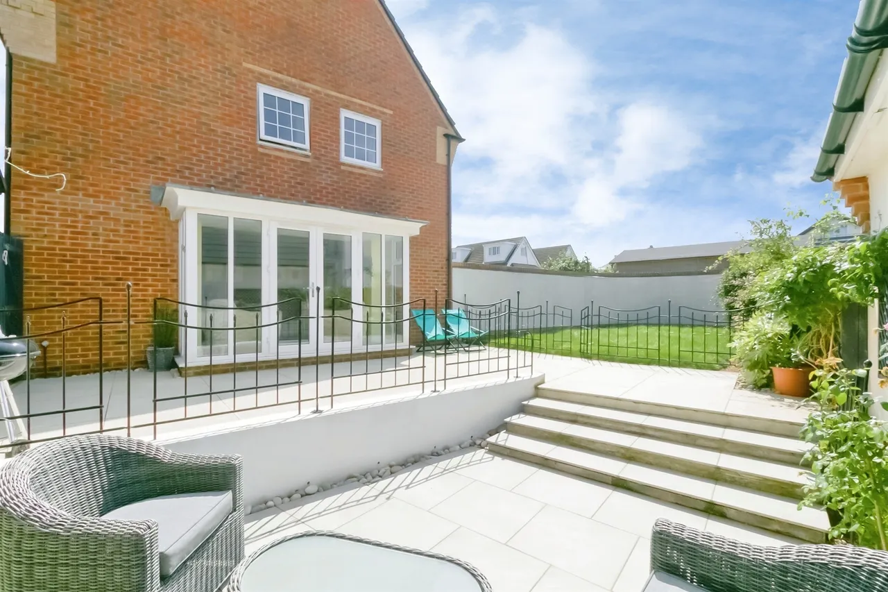 St. James Road, Cowbridge, CF71, photo 19