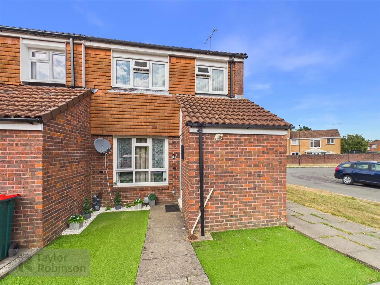 3 bed property for sale, Beaumont Close, Ifield, RH11