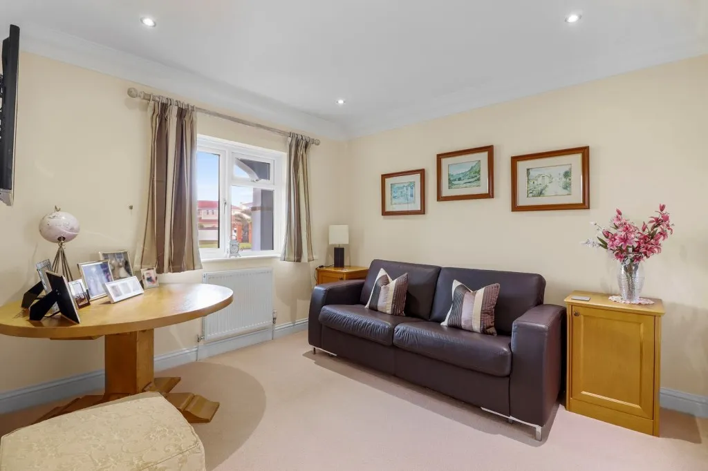 Winceby Close, Bexhill on Sea, photo 19