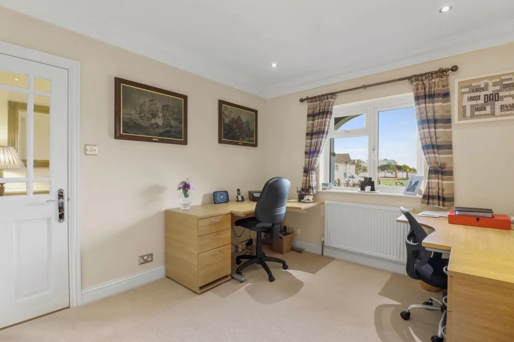 Winceby Close, Bexhill on Sea, photo 21