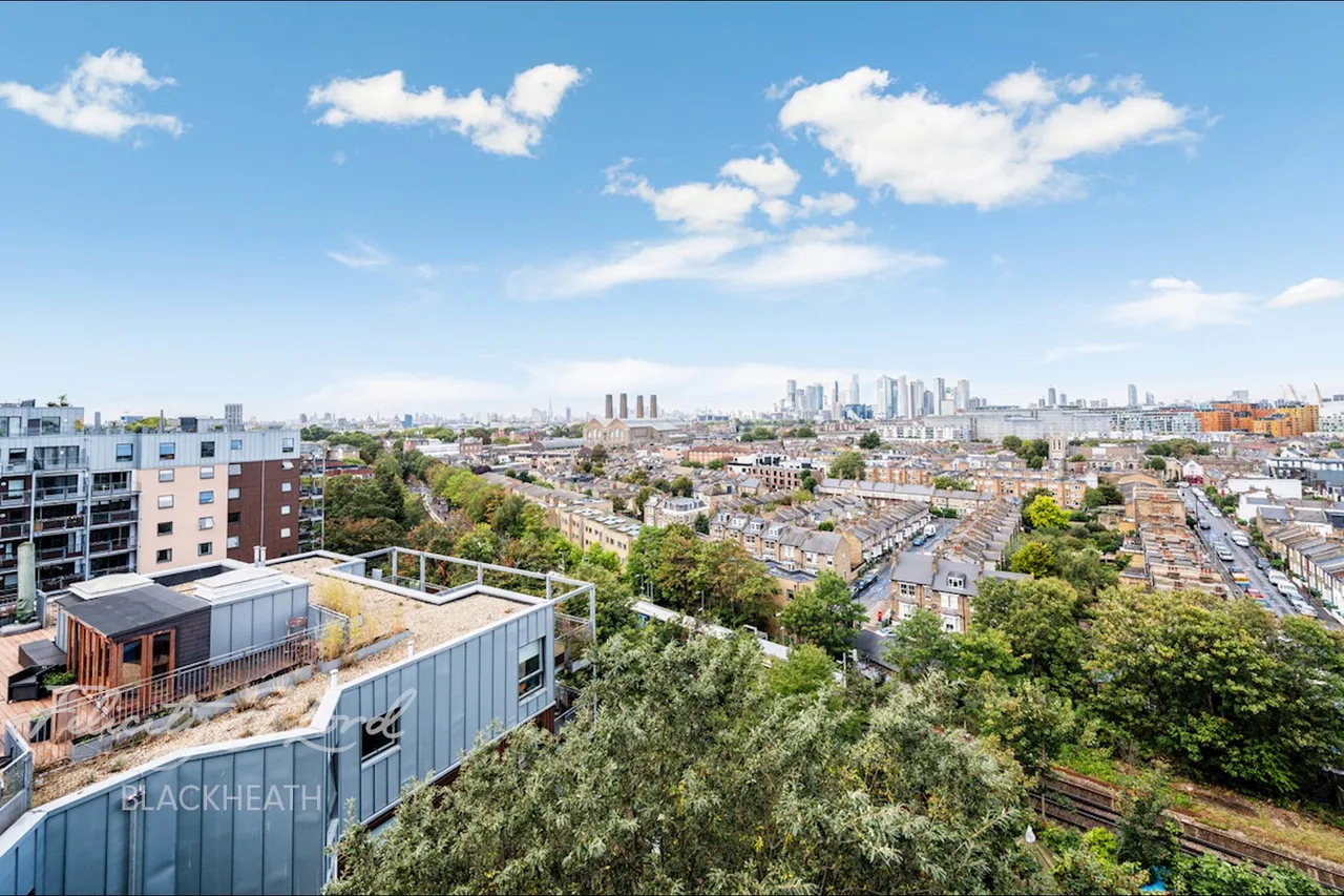Restell Close, London, photo 9