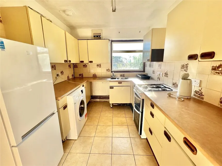 Sandhurst Close, Canterbury, Kent, CT2, photo 2