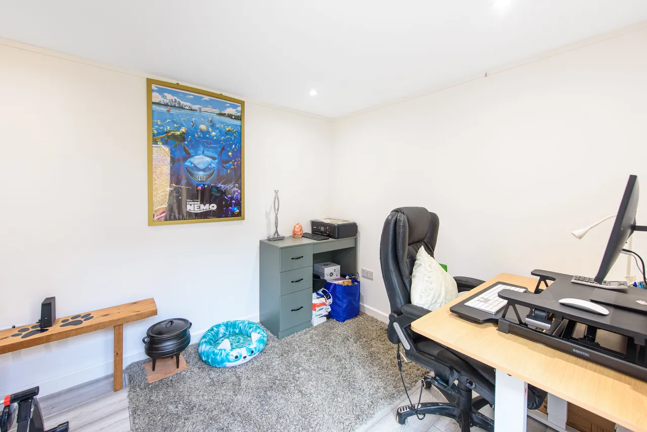 37 Grange Avenue, London, photo 5