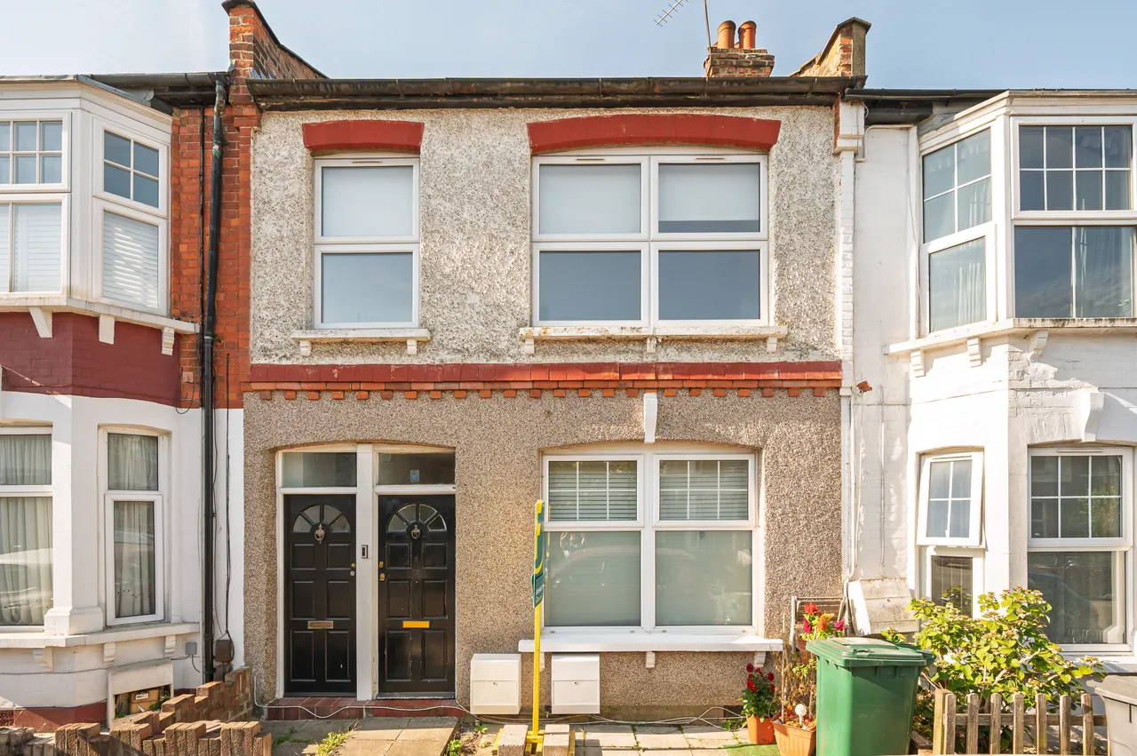 2 bed flat for sale — 37 Grange Avenue, London