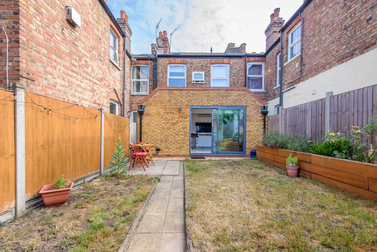 37 Grange Avenue, London, photo 11