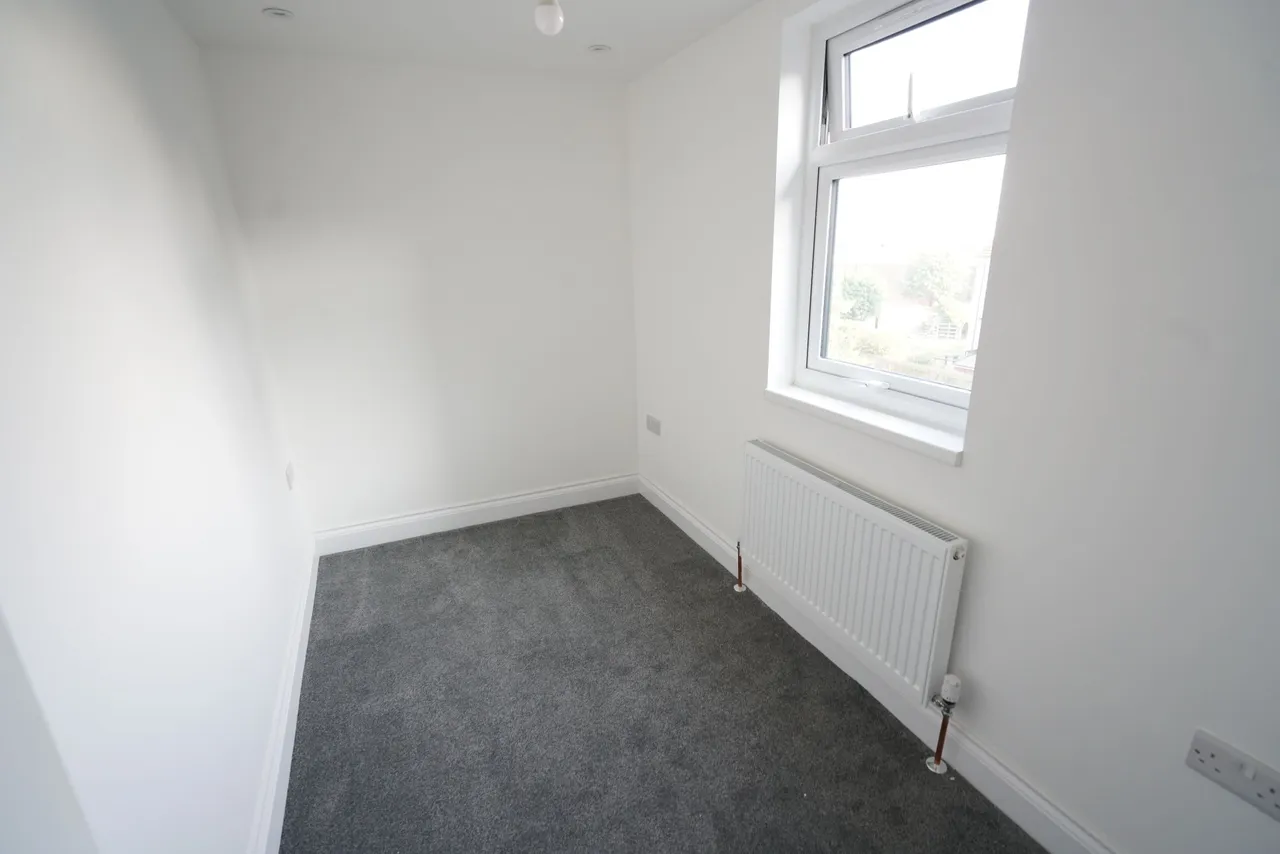 Charlton Street, Grays, RM20, photo 12