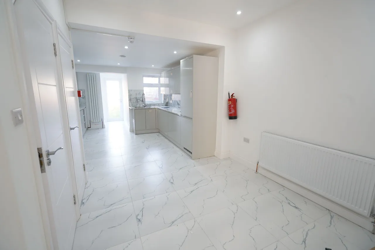 Charlton Street, Grays, RM20, photo 5